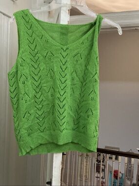 Worn once size L summer sweater tank lime Green